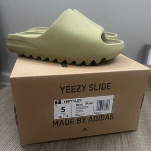 Adidas Yeezy Slide